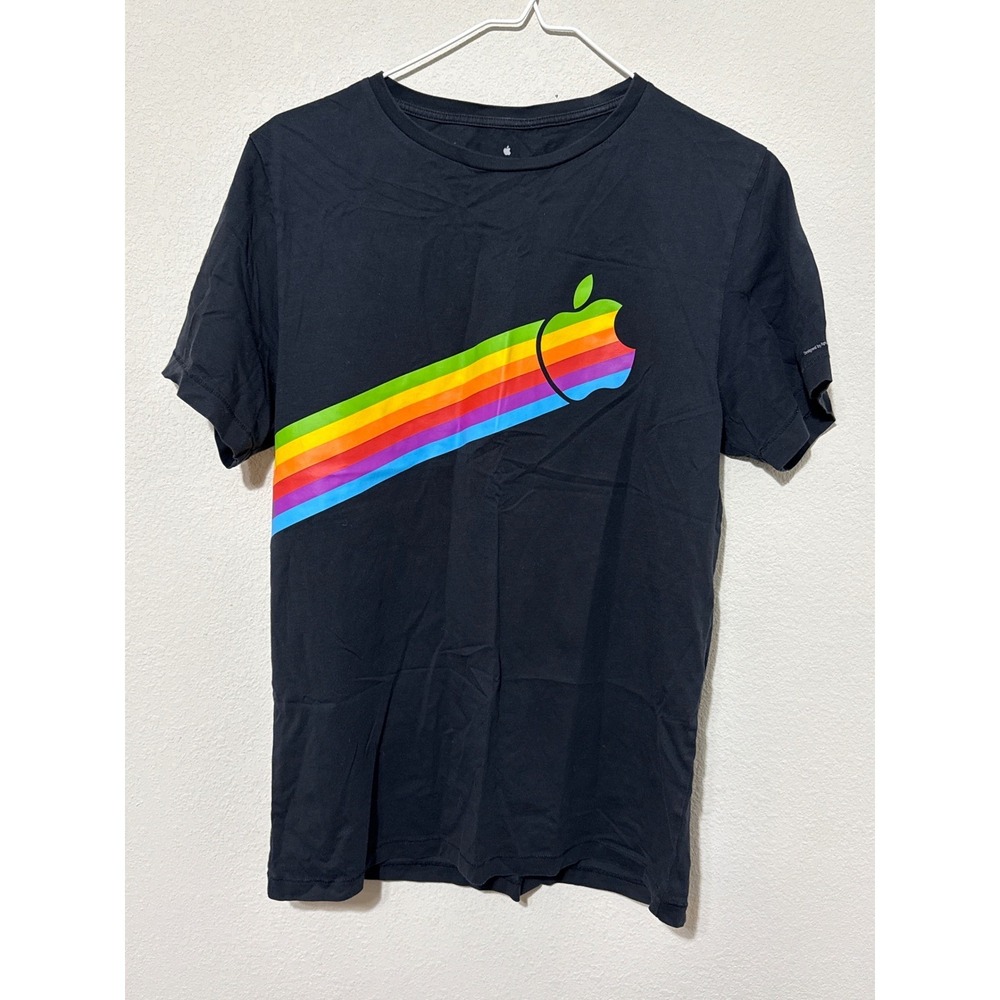 Official Apple Mac Store Rainbow Logo LGBTQ Pride Shirt Medium Genius Bar‎